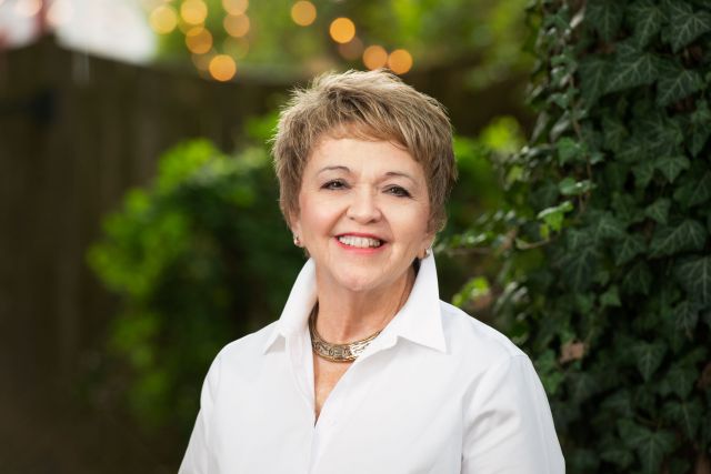 Featured Image Janet Hart Leonard