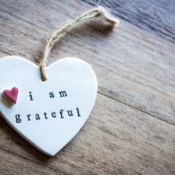 A heart ornament that says I am grateful for gratitude