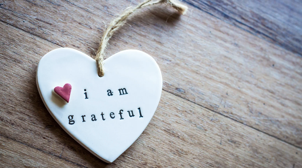 A heart ornament that says I am grateful for gratitude