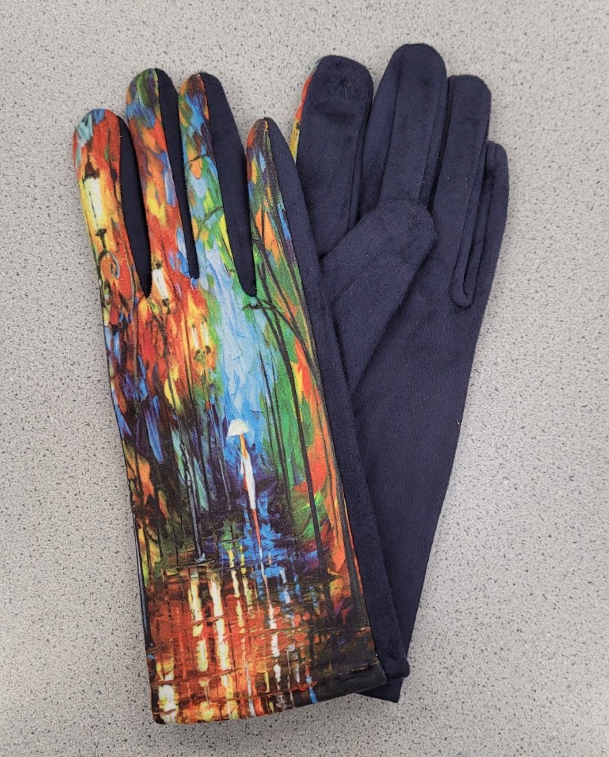 Cozy gloves with an artistic print