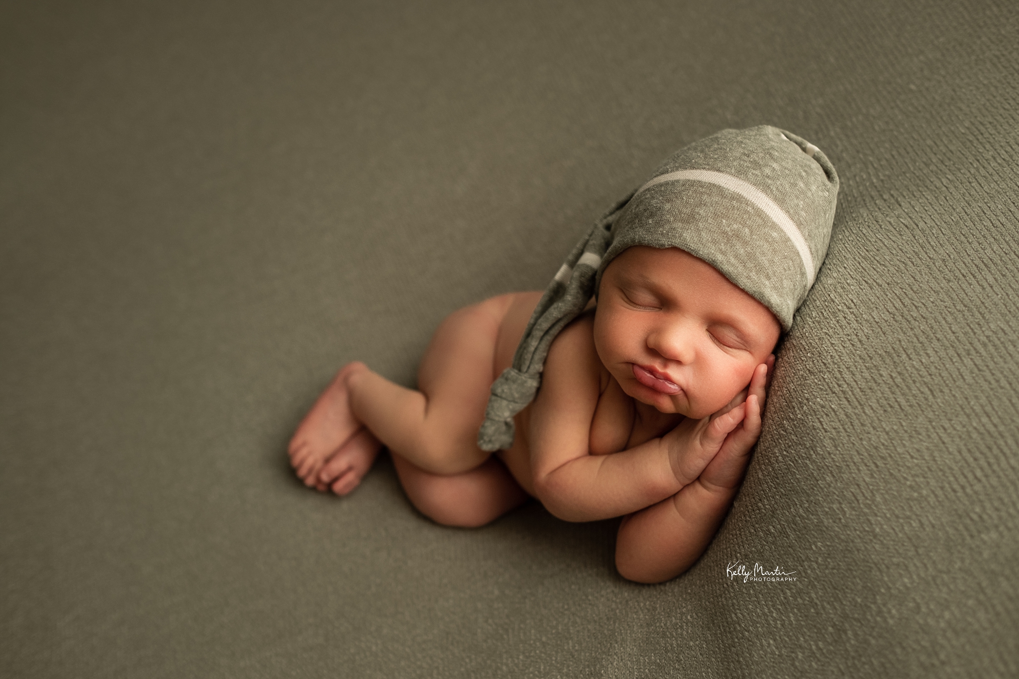 Newborn portrait shot by Kelly Martin Photography