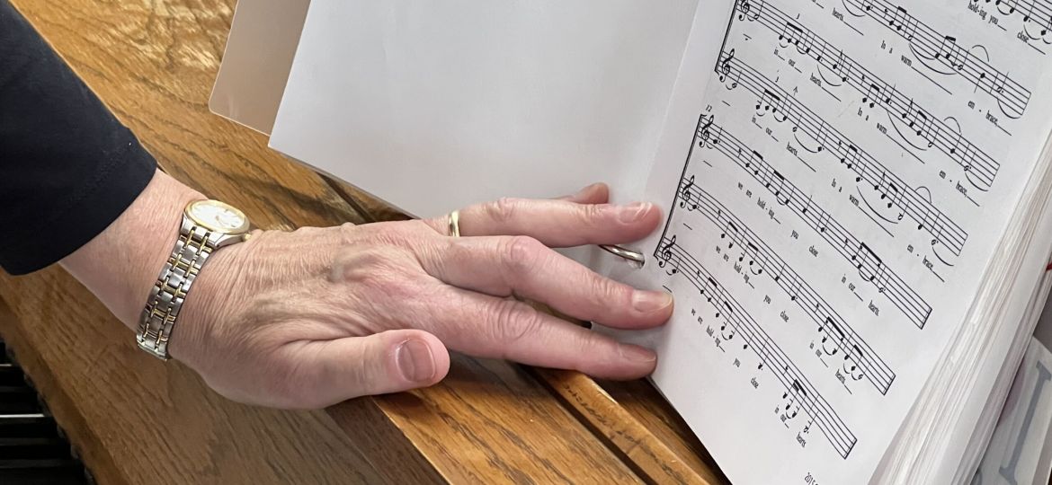 Robin finding notes