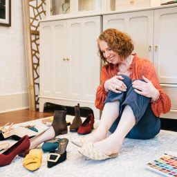 Stephanie Grabow trying on shoes