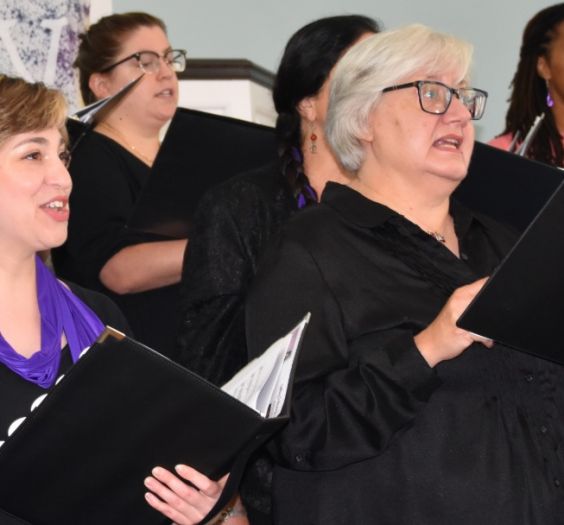 Indianapolis Women's Chorus performing