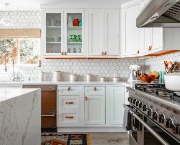 Nancy Meyers Aesthetic Featured Image - Picture of a Kitchen.