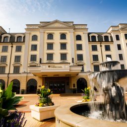 Hotel Charmichael Outside - Daytime