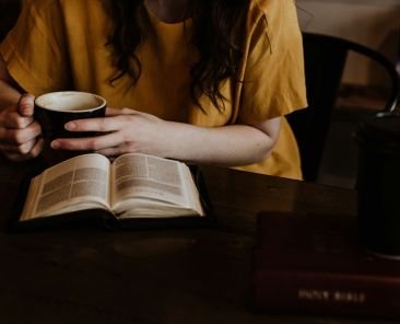 Book and Coffee_priscilla-du-preez-WWD93Icc30Y-unsplash (1)