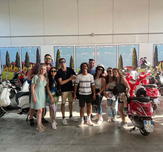 Vespa Tour - Italy